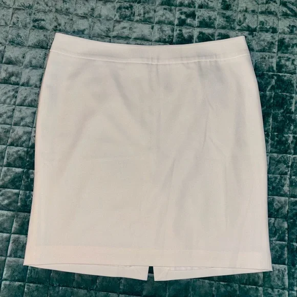 🎬WHITE HOUSE BLACK MARKET🎬WHITE PENCIL SKIRT🖤 - Picture 4 of 8